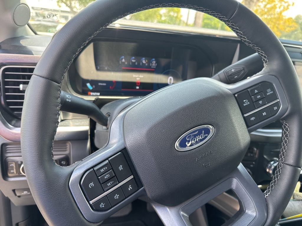 Used 2026 Ford F250 Lariat w/ Black Appearance Package AWD/4WD image 17