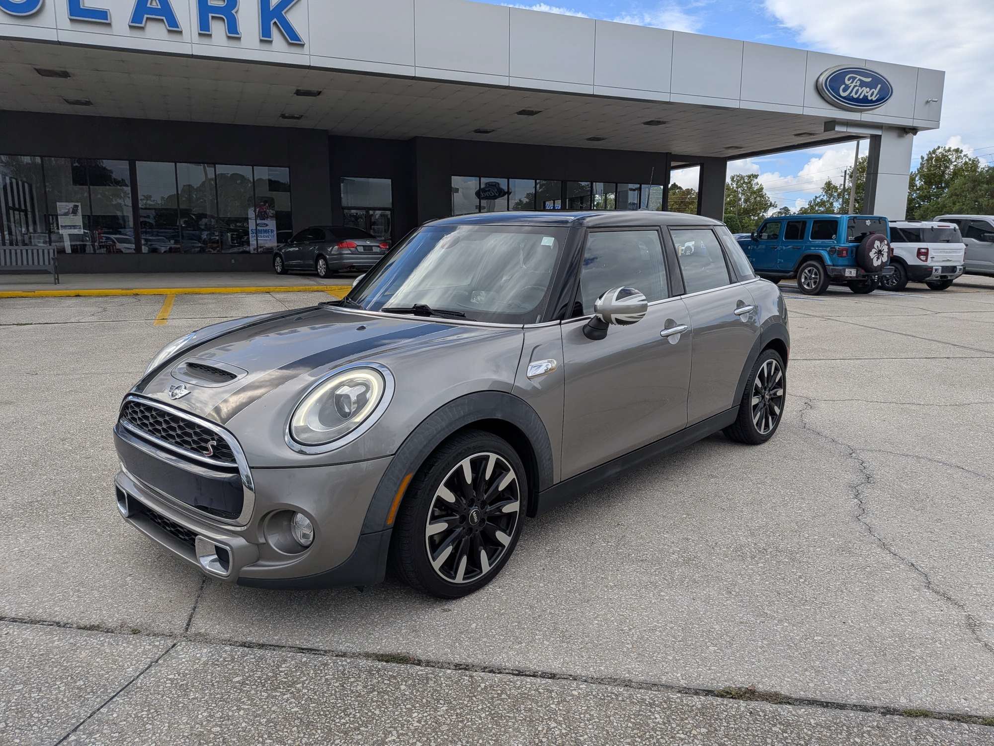 Used 2017 MINI Cooper S FWD image 8