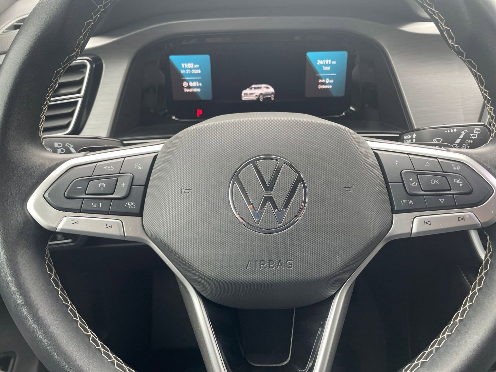 Used 2025 Volkswagen Atlas Cross Sport SE image 28