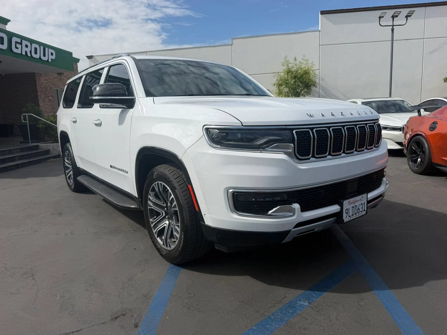 Used 2024 Jeep Wagoneer L Series II RWD image 4