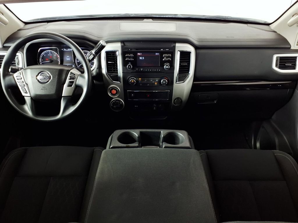 Used 2018 Nissan Titan SV image 14