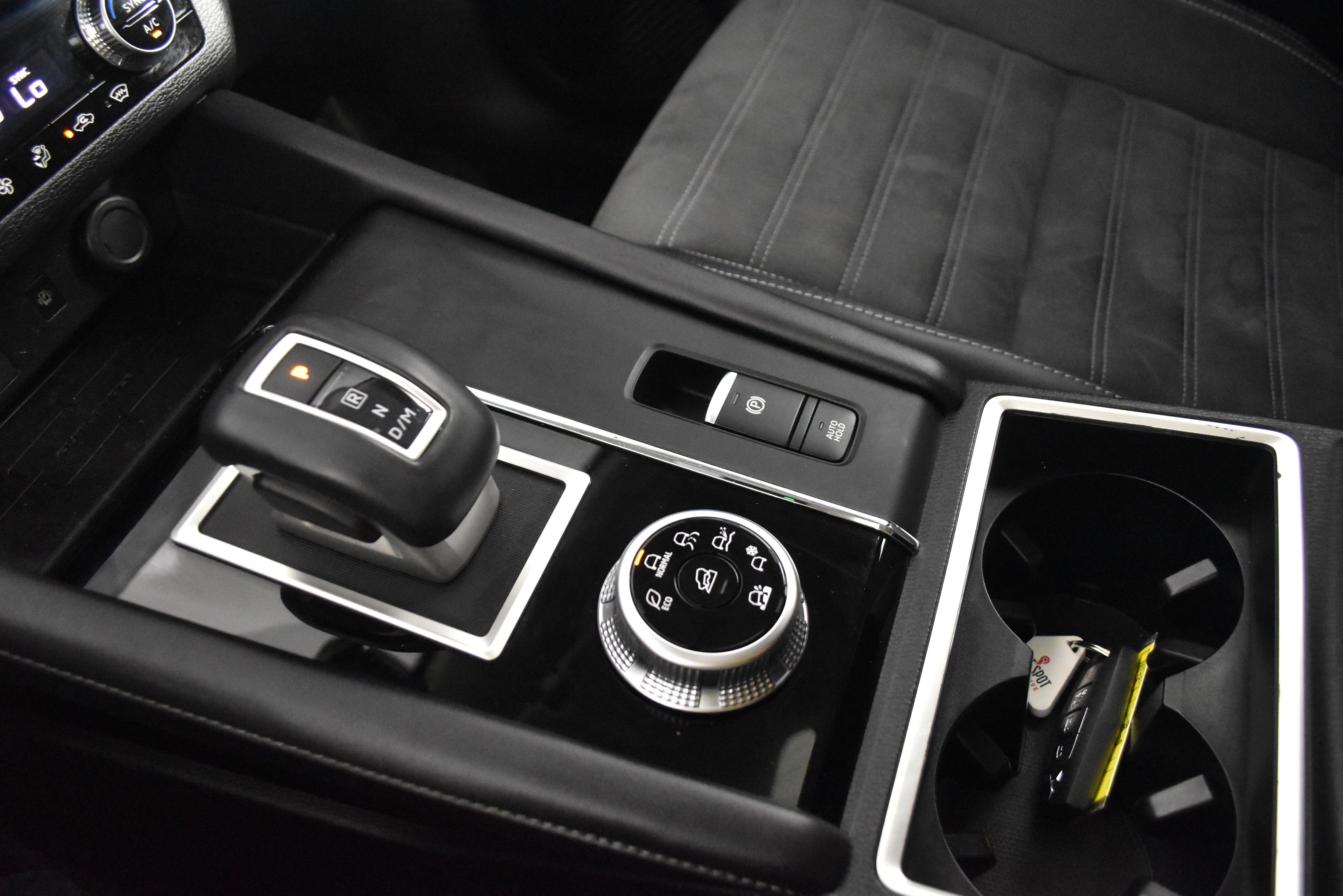 Used 2024 Mitsubishi Outlander SE image 30