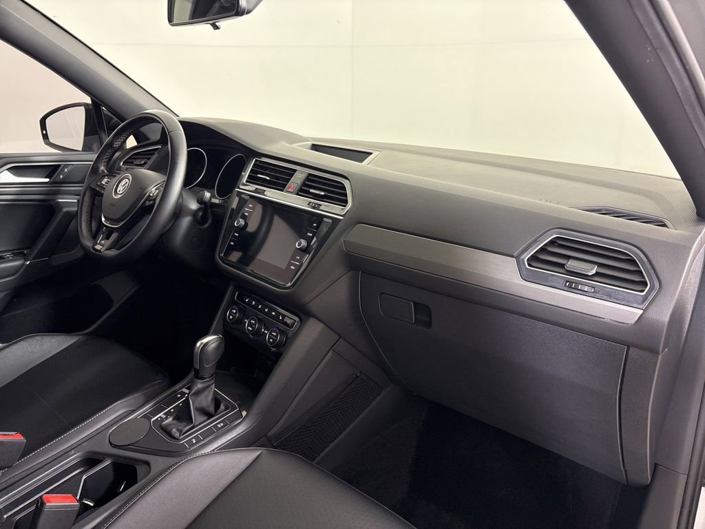 Used 2020 Volkswagen Tiguan SE R-Line image 13