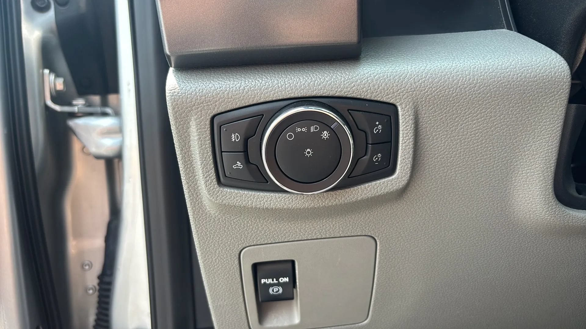 Used 2018 Ford F150 XLT AWD/4WD image 20