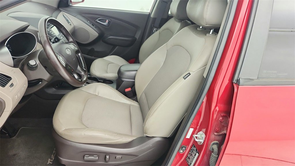 Used 2015 Hyundai Tucson SE image 17