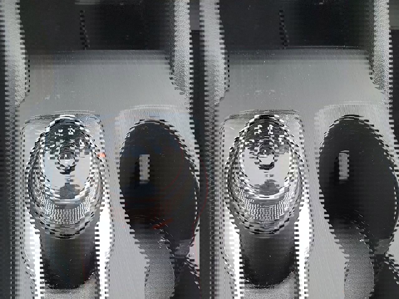 Used 2025 Ford Escape ST-Line image 17