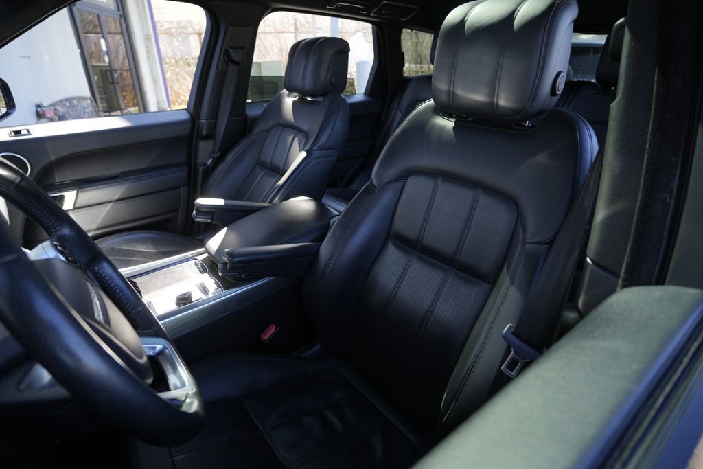 Used 2020 Land Rover Range Rover Sport HSE image 18