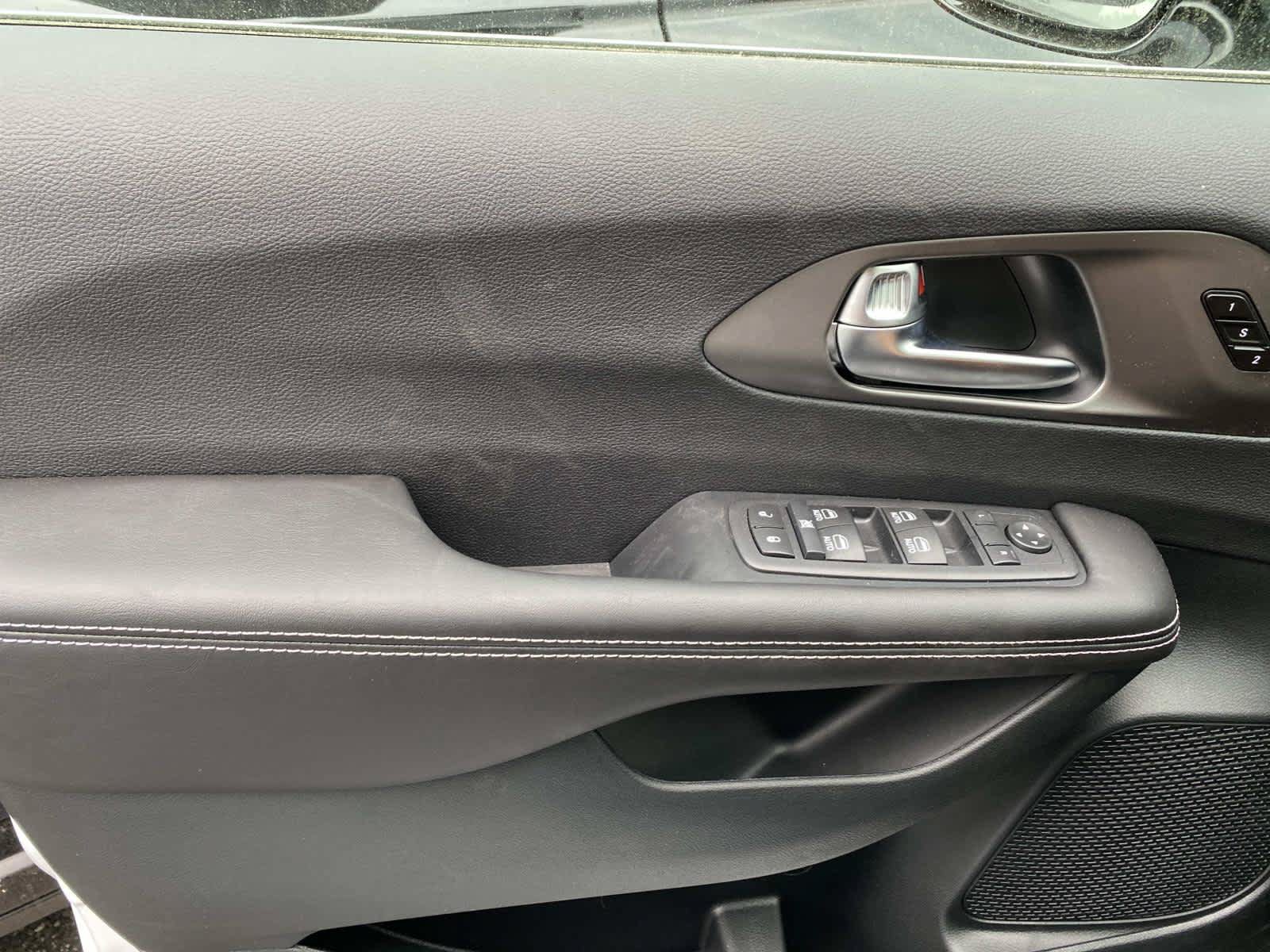 New 2027 Chrysler Pacifica Select AWD/4WD image 15