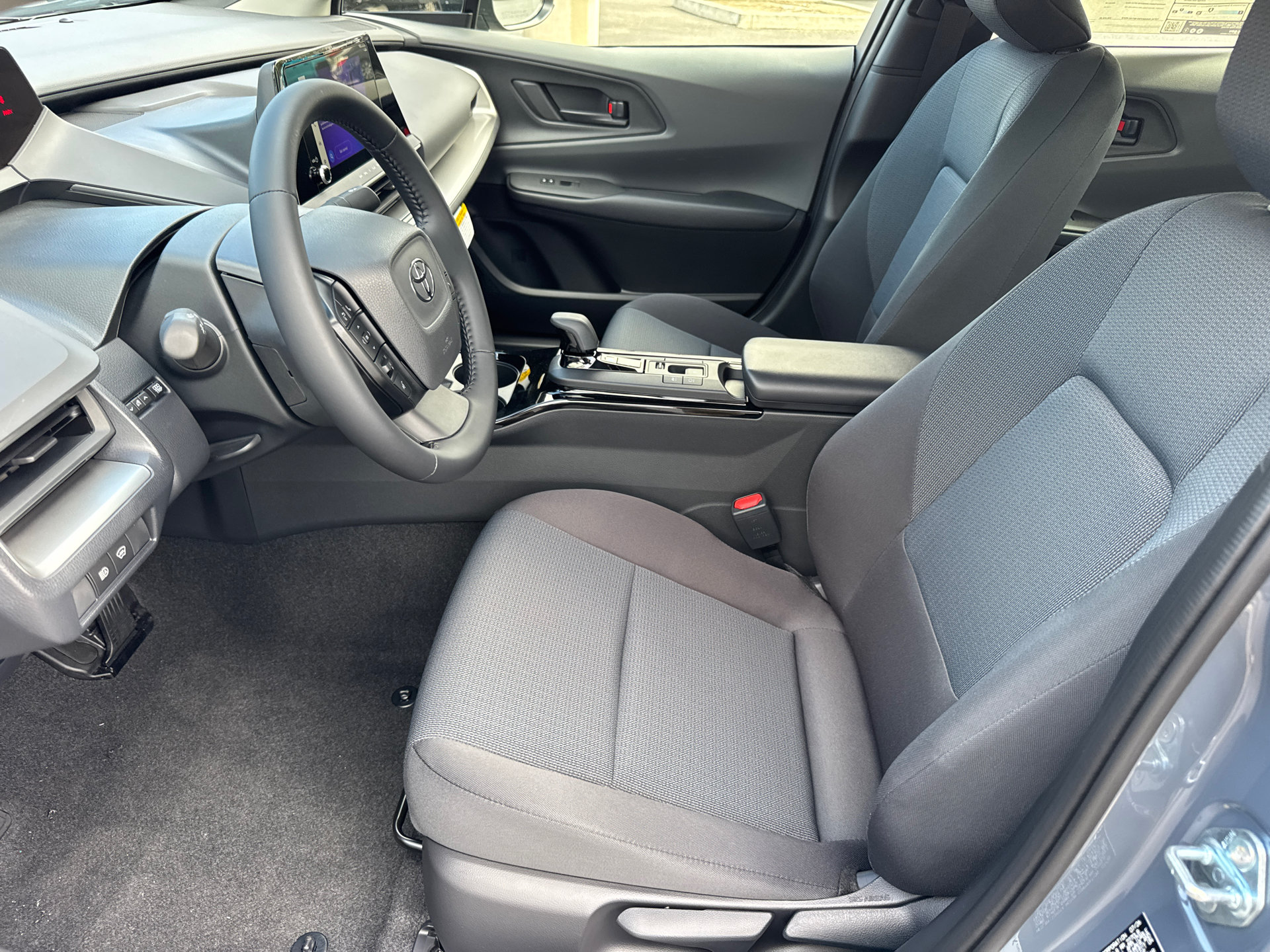 New 2027 Toyota Prius LE FWD image 25