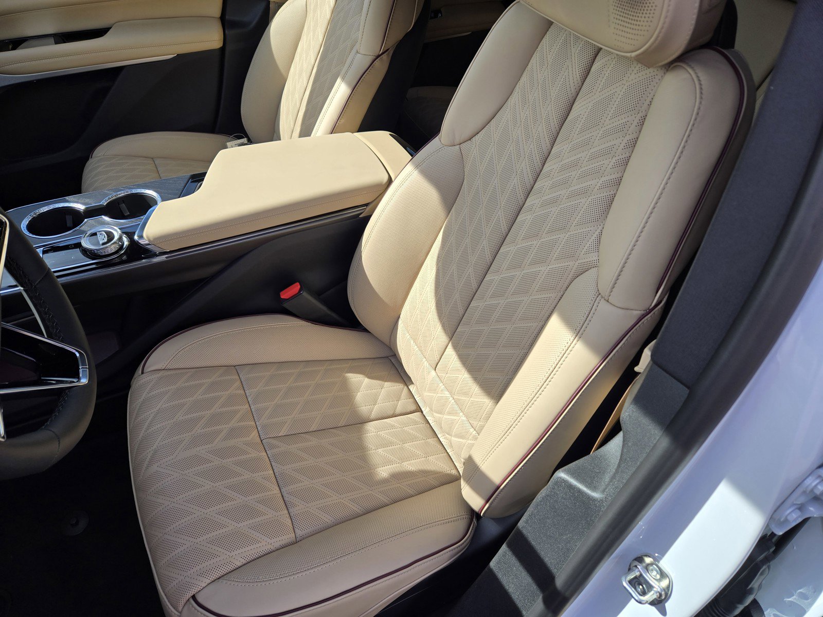 New 2026 Cadillac Lyriq Signature Luxury w/ Nappa Leather Package image 9