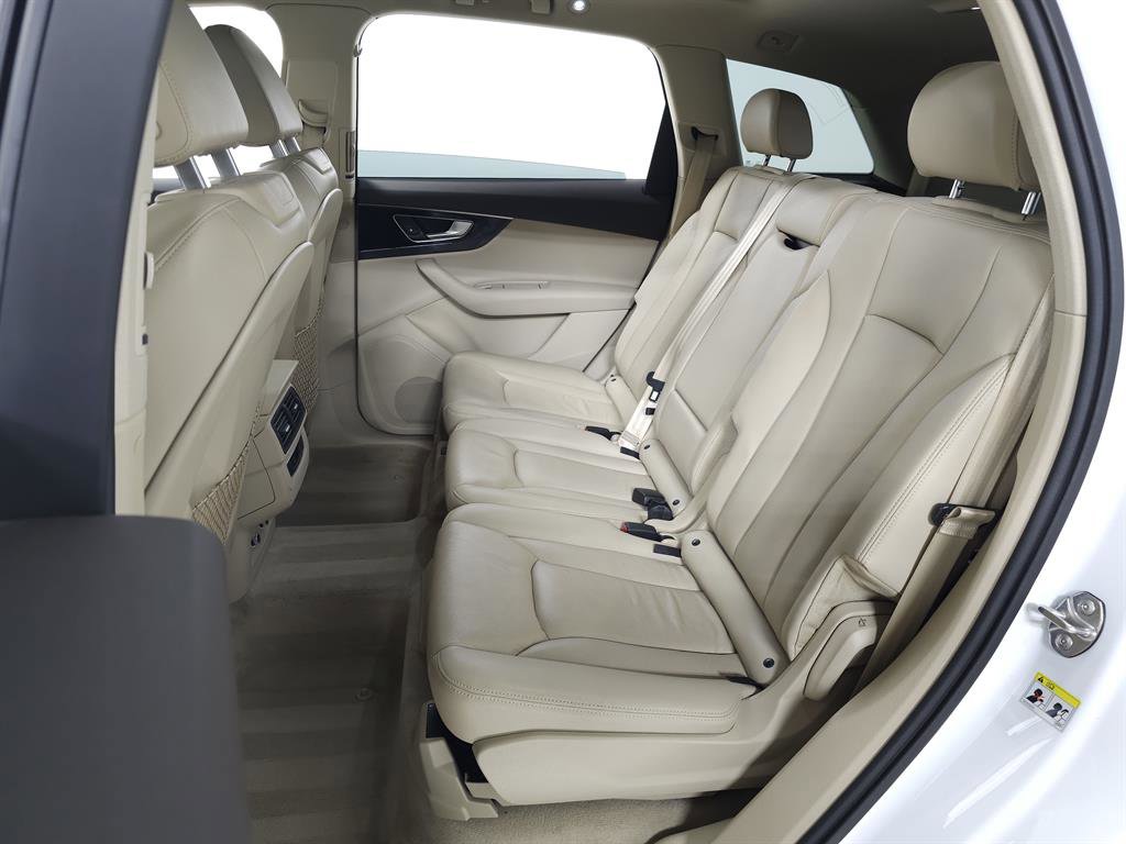 Used 2018 Audi Q7 3.0T Premium image 28