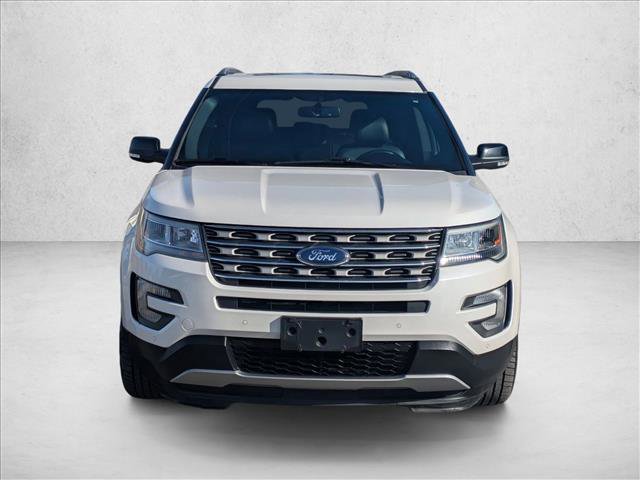 Used 2017 Ford Explorer XLT w/ Equipment Group 202A image 2