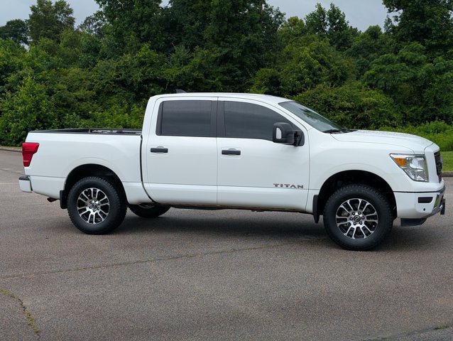 Used 2024 Nissan Titan SV w/ SV Convenience Package AWD/4WD image 15