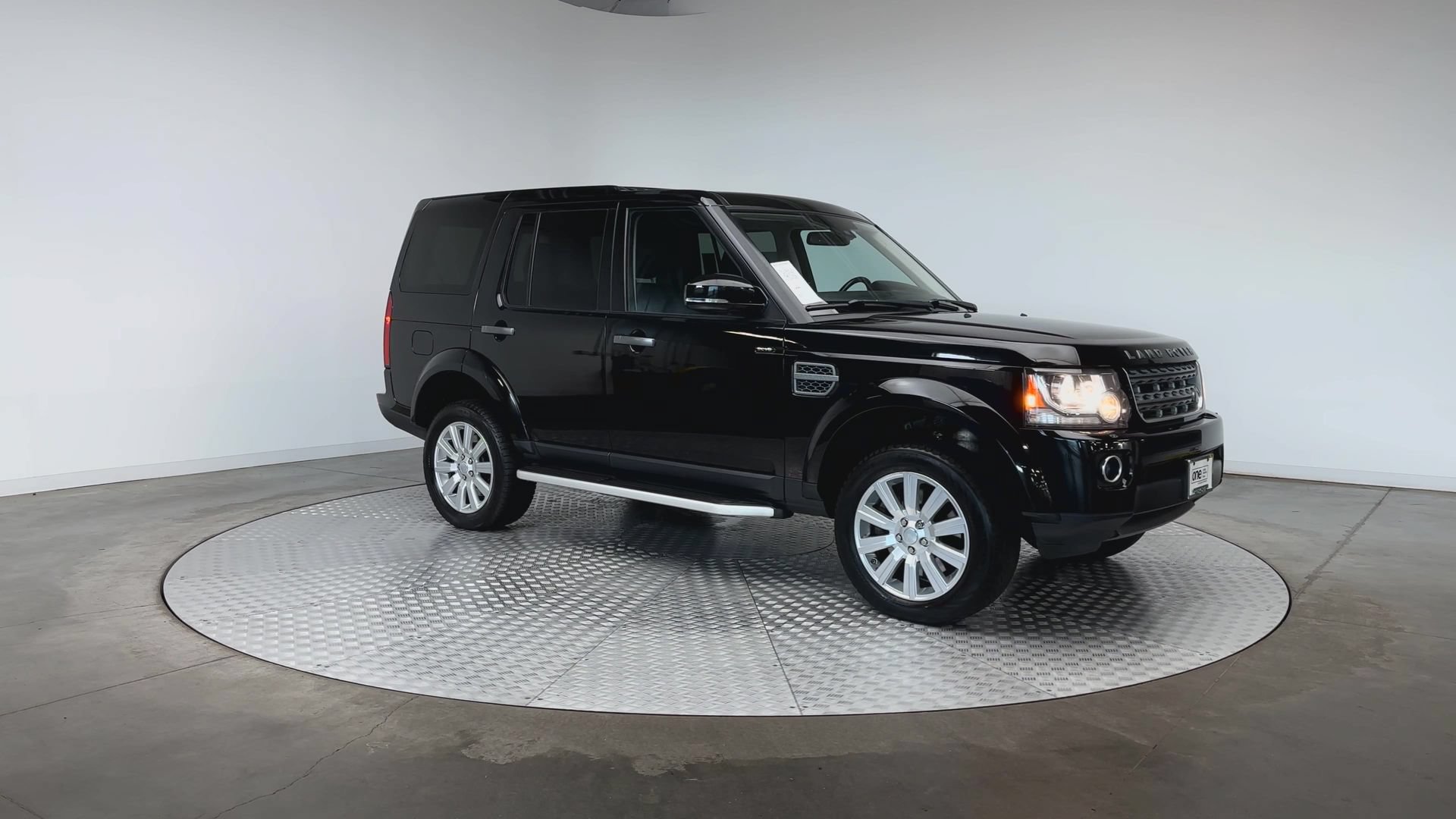 Used 2016 Land Rover LR4 AWD/4WD image 2