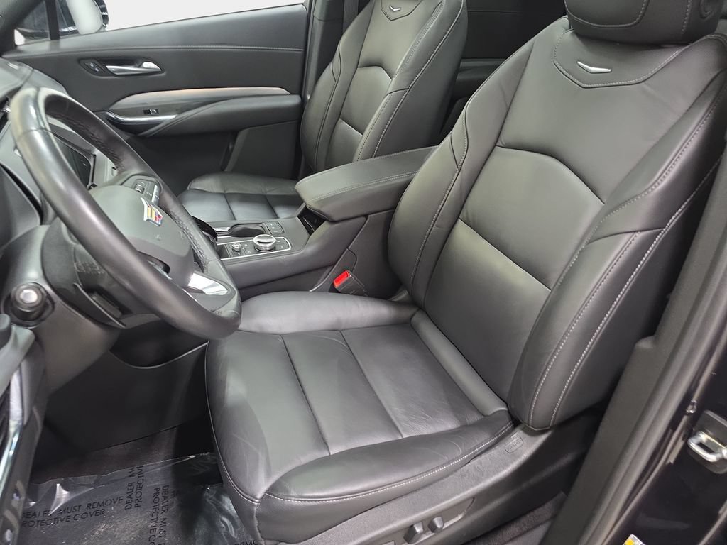 Used 2023 Cadillac XT4 Premium Luxury w/ Cold Weather Package AWD/4WD image 13