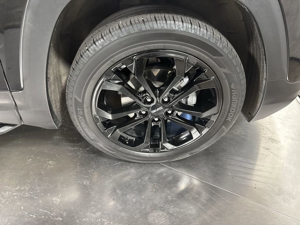 Used 2021 GMC Terrain SLE w/ Elevation Edition image 14