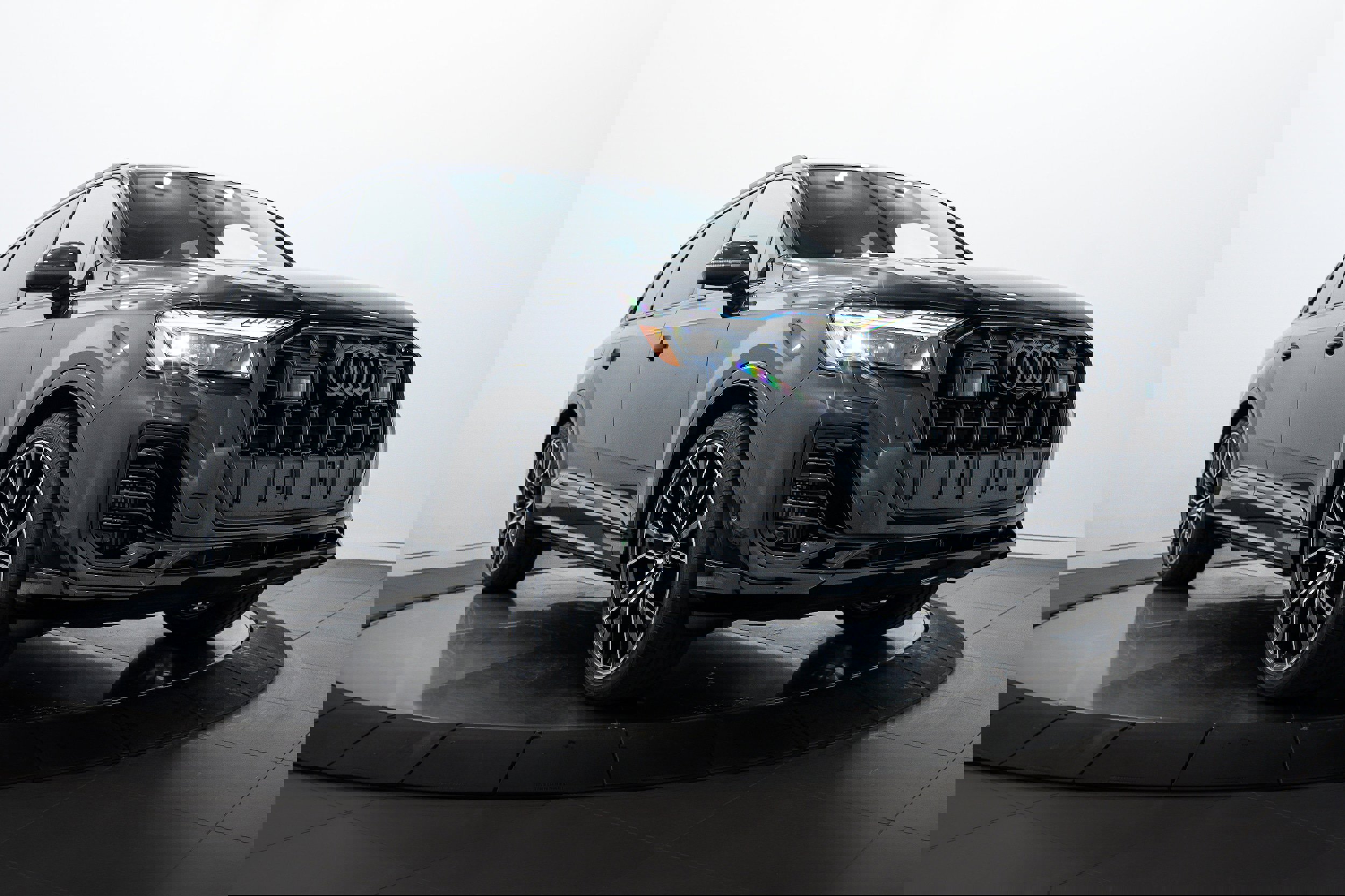 New 2025 Audi Q7 3.0T Prestige