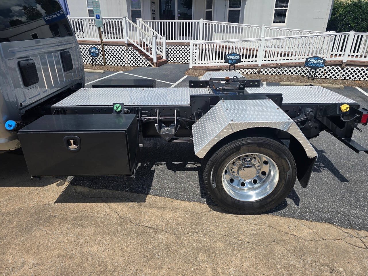 Used 2022 RAM 4500 Tradesman w/ Chrome Appearance Group AWD/4WD image 4