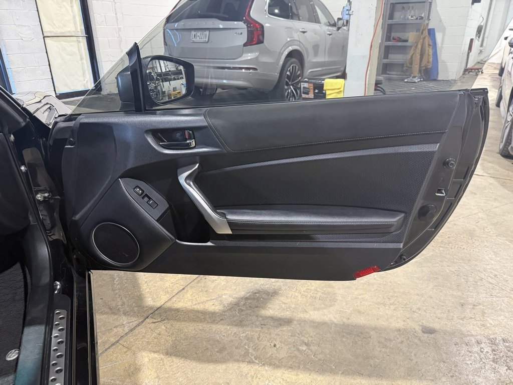 Used 2017 Toyota 86 image 20