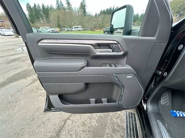 New 2025 Chevrolet Silverado 3500 LTZ w/ LTZ Premium Package image 23