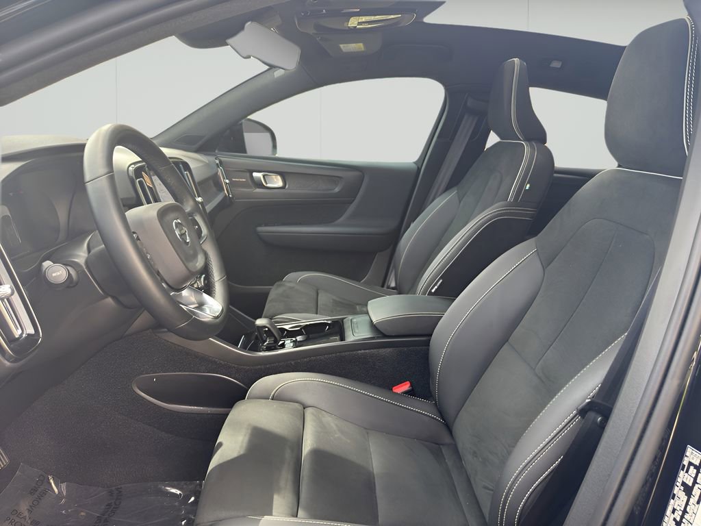 Used 2023 Volvo C40 P8 Recharge Ultimate AWD/4WD image 11