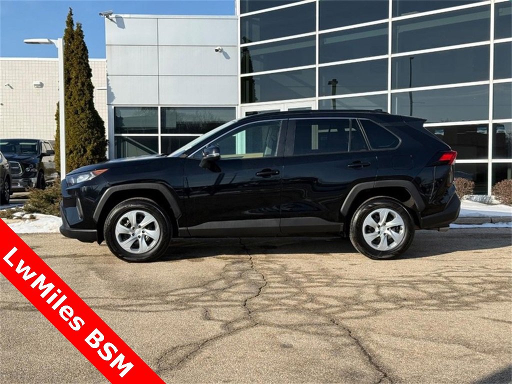 Used 2021 Toyota RAV4 LE image 6
