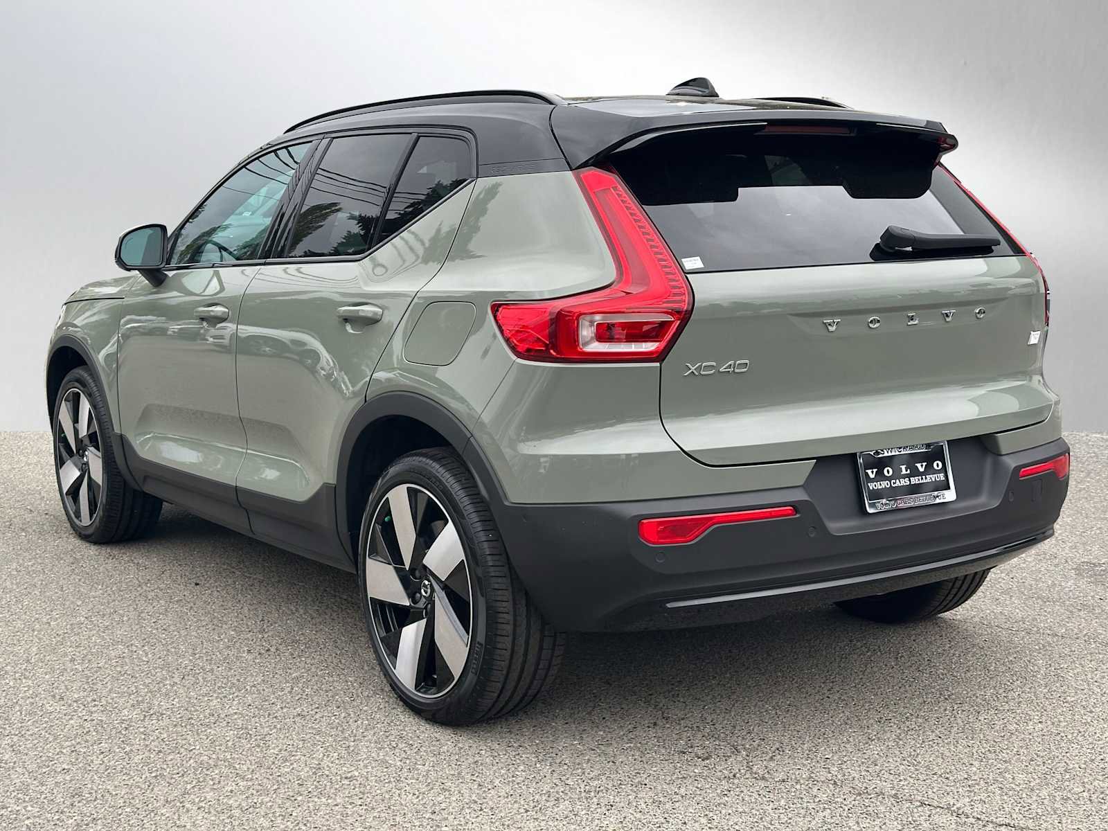 Certified 2023 Volvo XC40 Recharge Ultimate AWD/4WD image 6