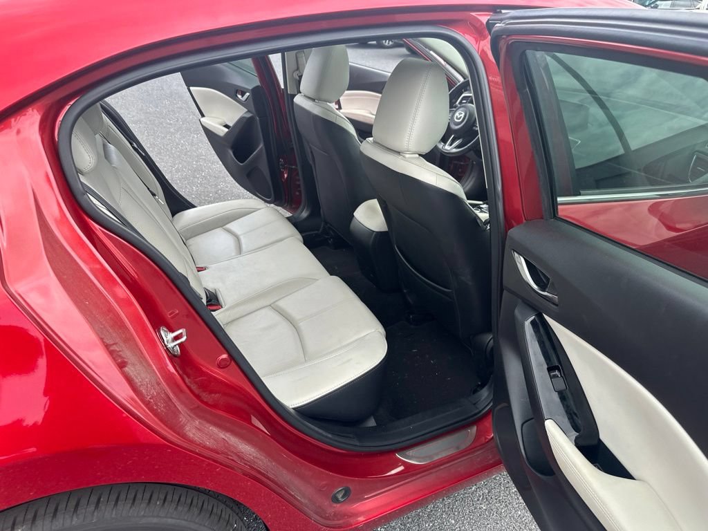 Used 2018 MAZDA MAZDA3 Grand Touring w/ Premium Equipment Package FWD image 14