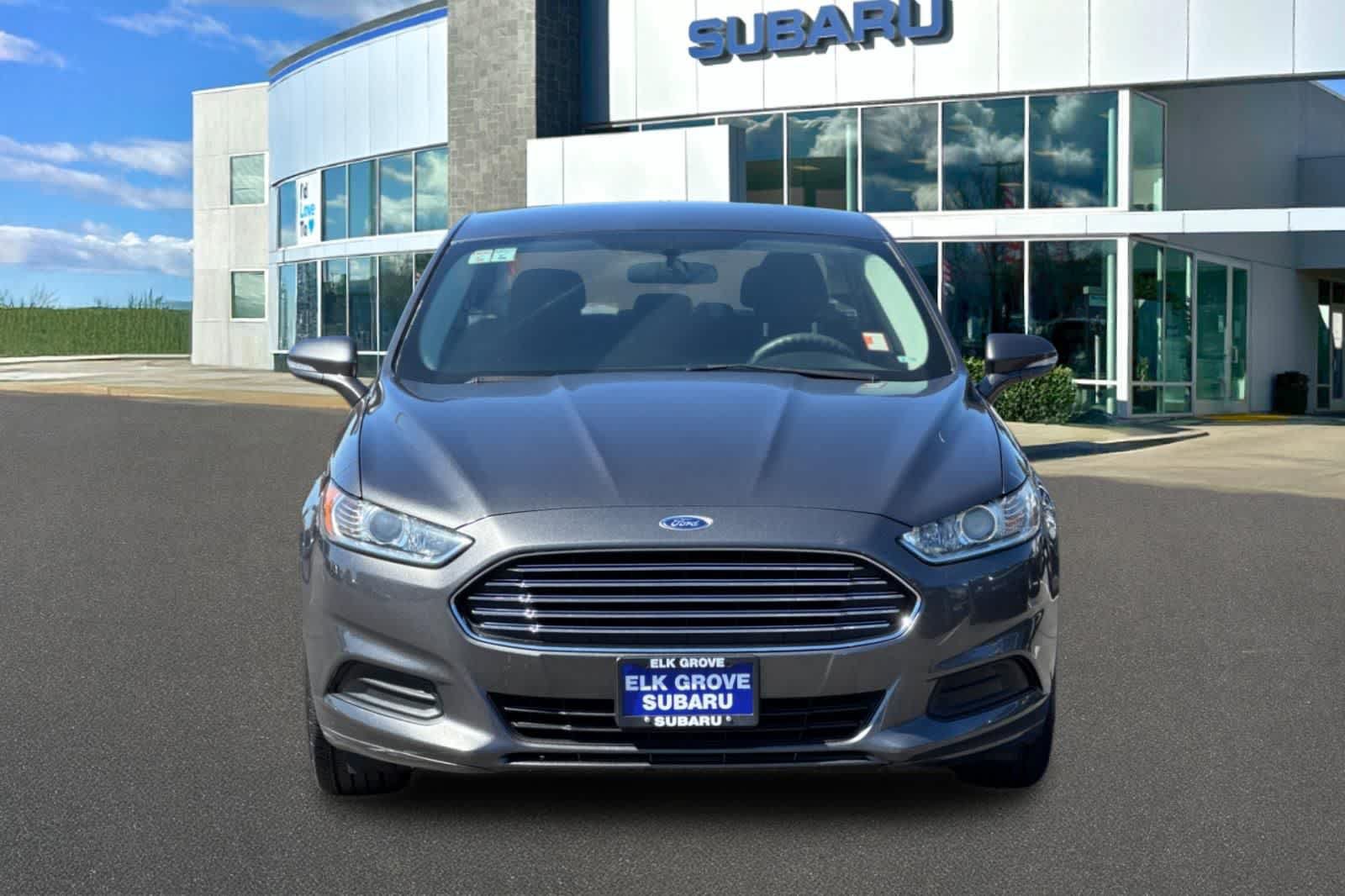 Used 2016 Ford Fusion SE FWD image 10
