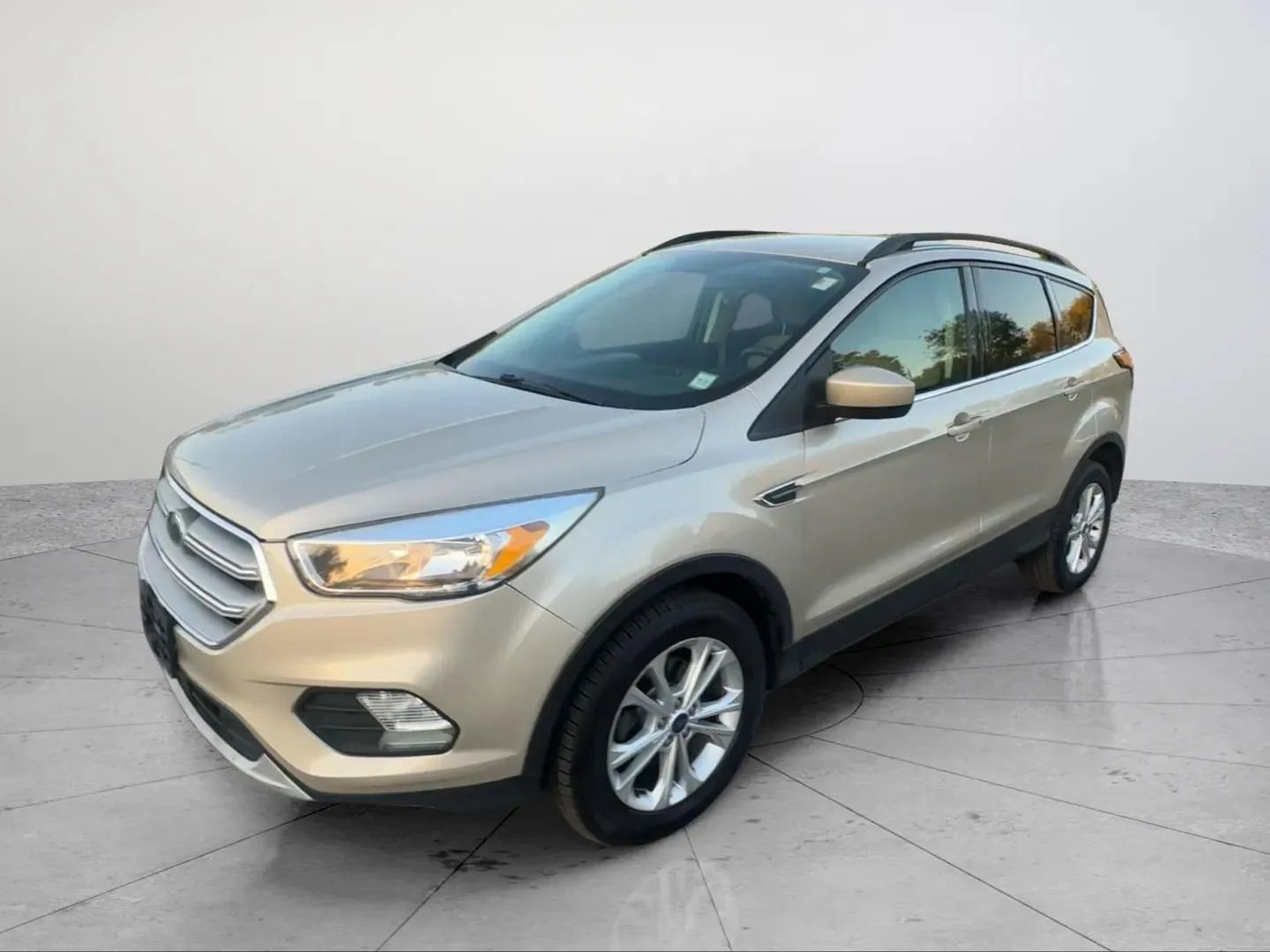 Used 2018 Ford Escape SE FWD image 11