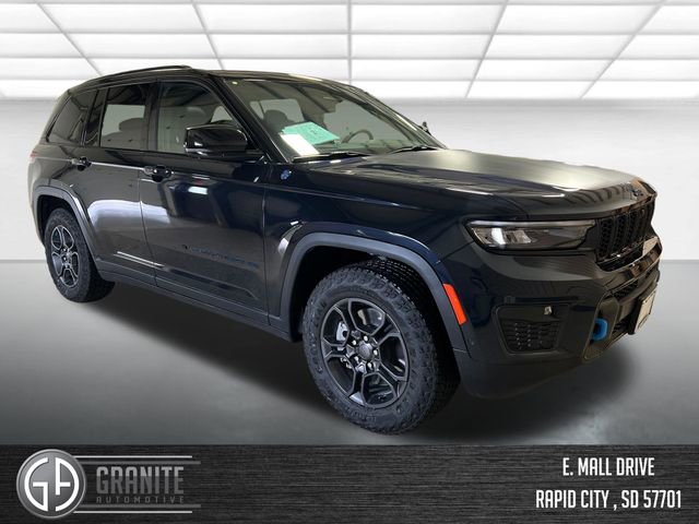 Used 2024 Jeep Grand Cherokee Trailhawk w/ Advanced Protech Group II image 8