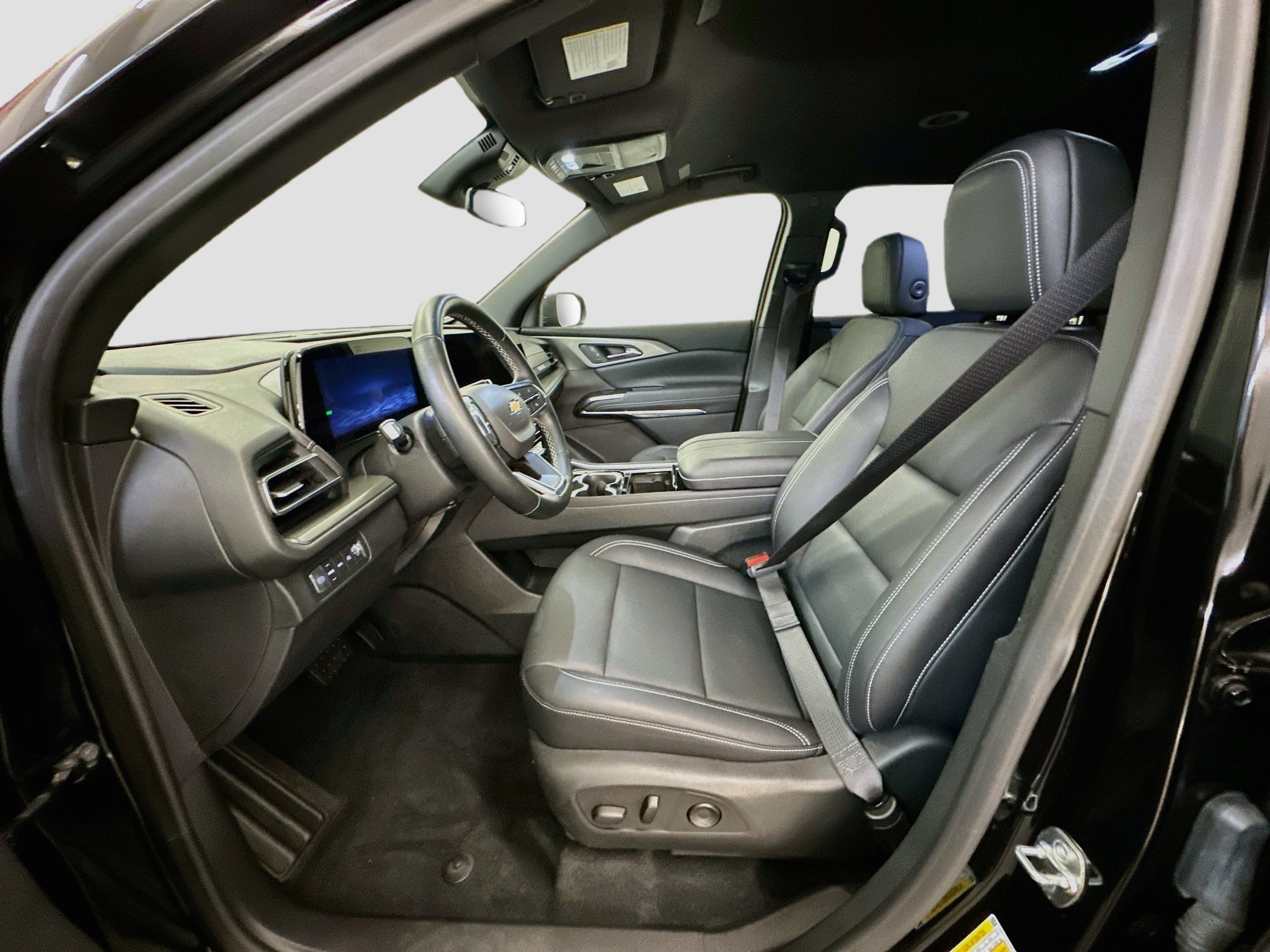 Used 2024 Chevrolet Traverse LT AWD/4WD image 13