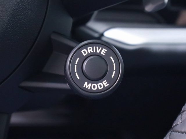 Certified 2024 Porsche Cayenne Coupe AWD/4WD image 25