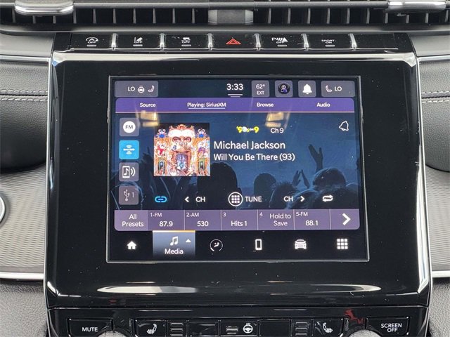 New 2025 Jeep Grand Cherokee L Laredo image 3