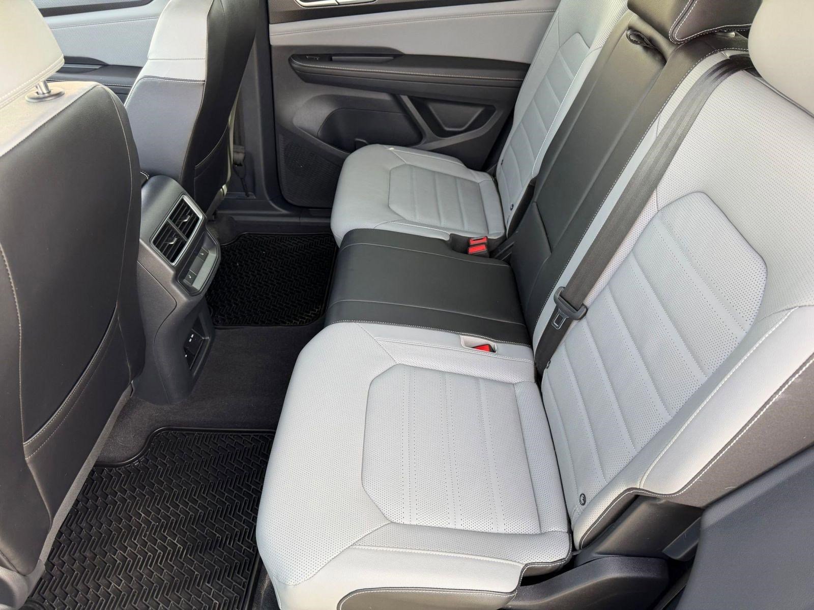 Certified 2024 Volkswagen Atlas Cross Sport SEL R-Line image 25