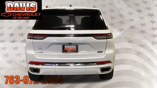 Used 2023 Jeep Grand Cherokee Overland w/ Luxury Tech Group IV AWD/4WD image 6