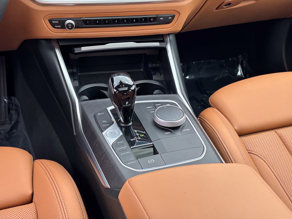 Certified 2022 BMW 330i xDrive Sedan w/ Driving Assistance Package AWD/4WD image 39