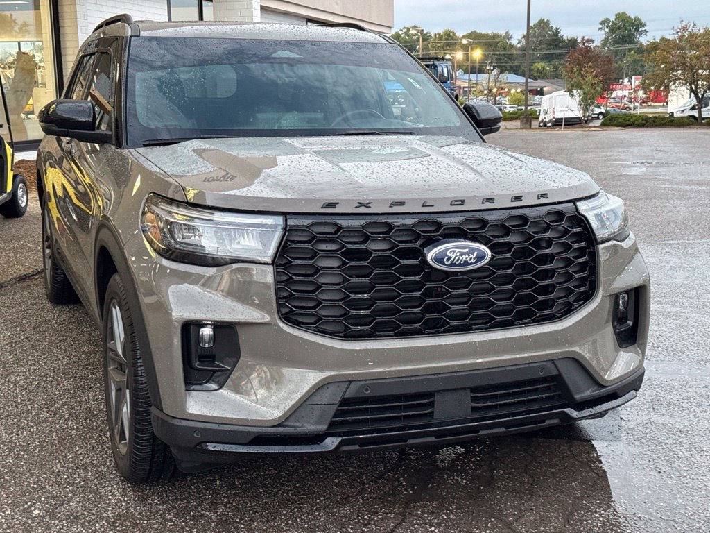Used 2026 Ford Explorer ST-Line w/ ST-Line Street Pack AWD/4WD image 17