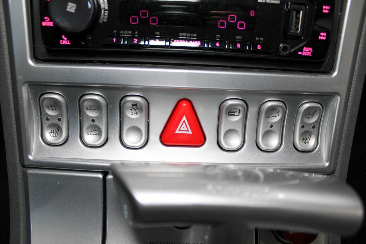 Used 2005 Chrysler Crossfire Limited image 40