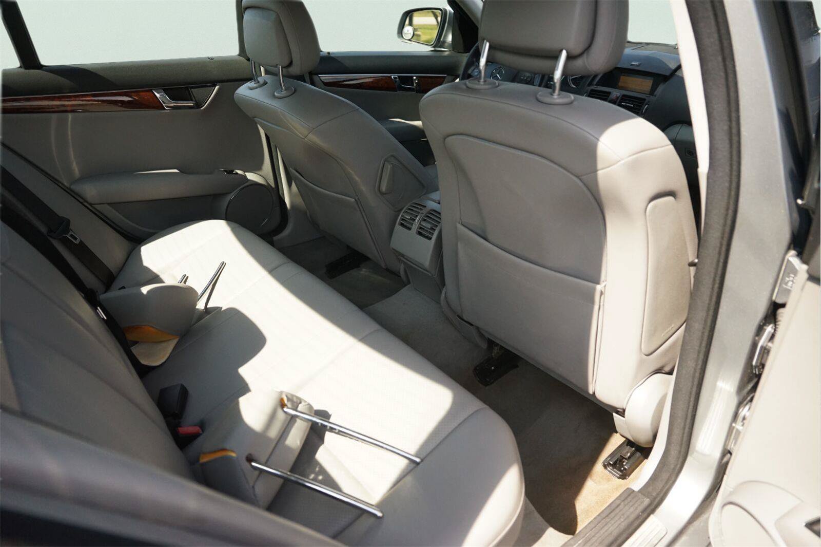 Used 2008 Mercedes-Benz C 300 Sedan image 15