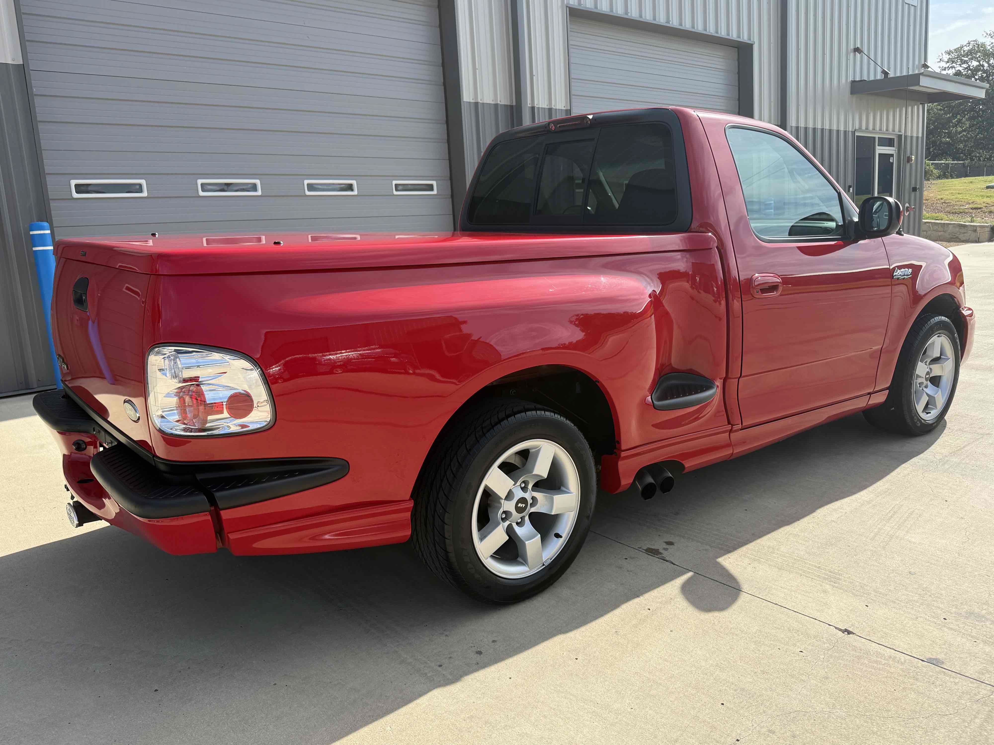 Used 2001 Ford F150 Lightning RWD image 30