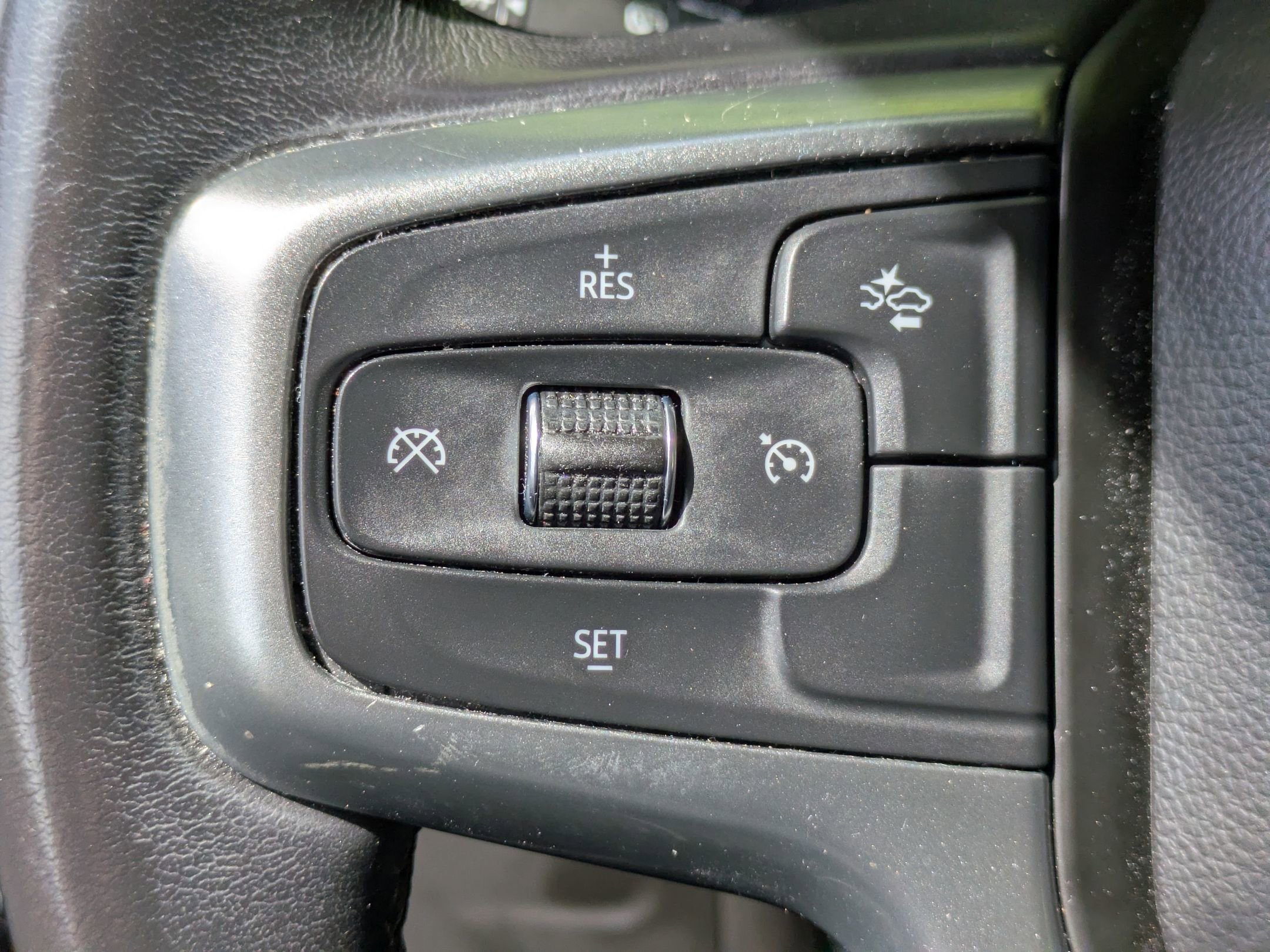 Used 2021 Chevrolet Tahoe LT AWD/4WD image 16