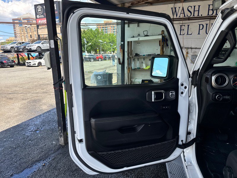 Used 2019 Jeep Wrangler Unlimited Sahara AWD/4WD image 11