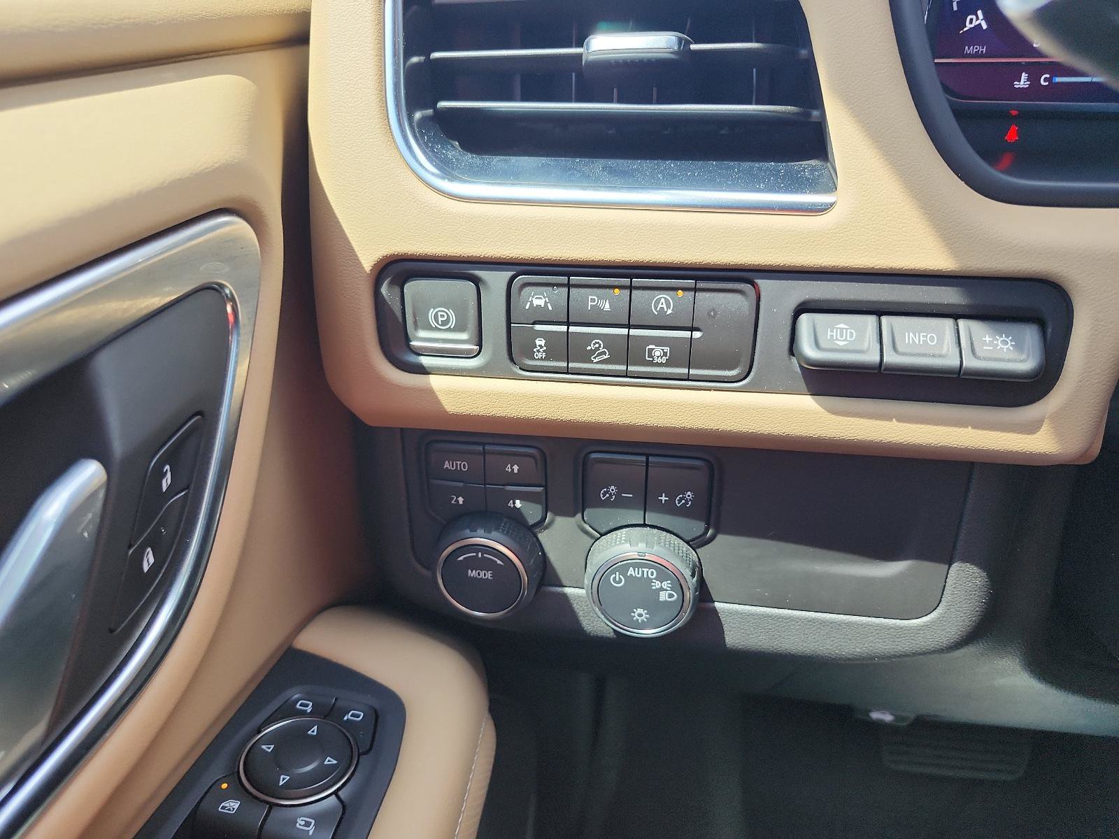 Used 2024 Chevrolet Tahoe Premier AWD/4WD image 23