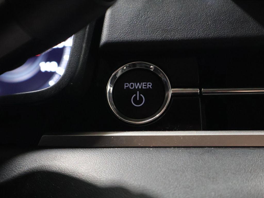 Used 2024 Mitsubishi Outlander SE image 27