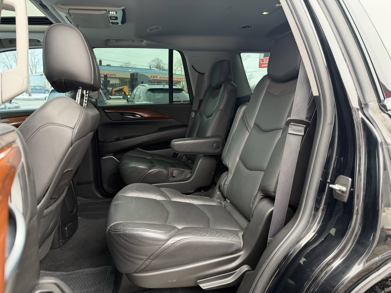 Used 2018 Cadillac Escalade Premium Luxury image 18
