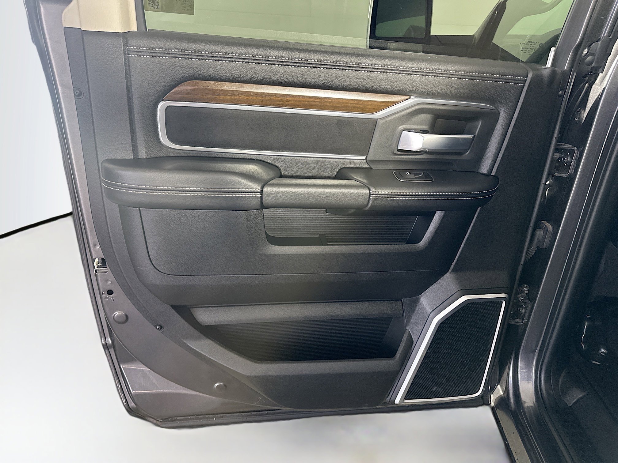 Used 2024 RAM 2500 Laramie image 26