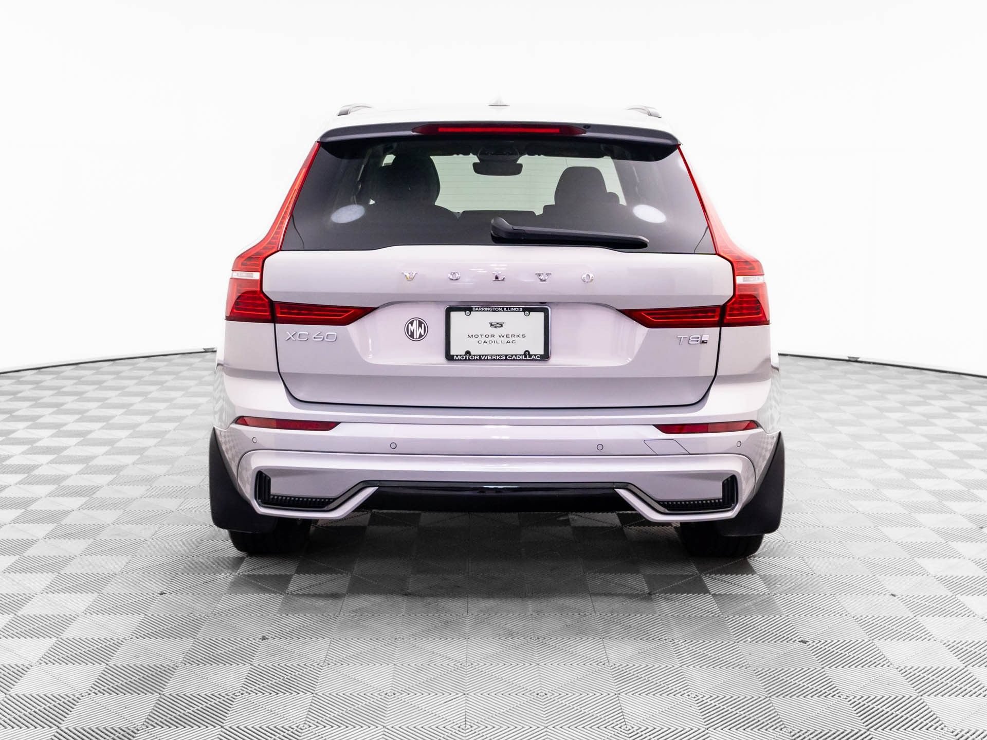Used 2025 Volvo XC60 T8 Plus w/ Climate Package AWD/4WD image 4