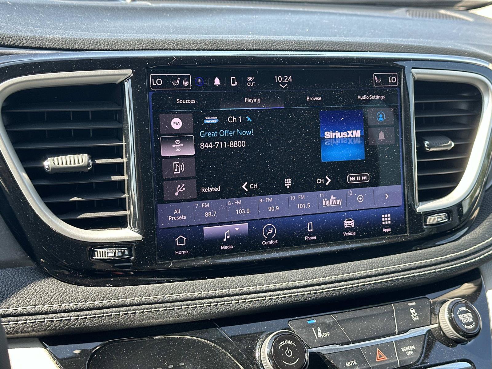 Used 2022 Chrysler Pacifica Touring-L FWD image 29