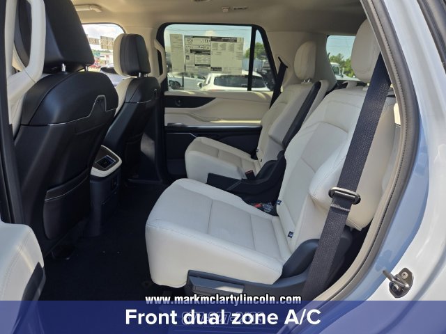 New 2027 Lincoln Navigator Premiere AWD/4WD image 10